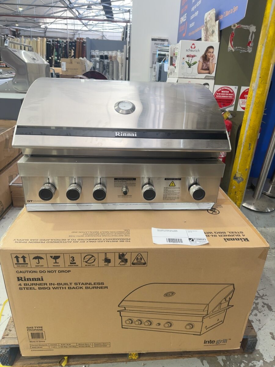 NEW RINNAI 4 BURNER BUILT IN BBQ INTEGRILL SOLD AS IS NO WARRANTY
