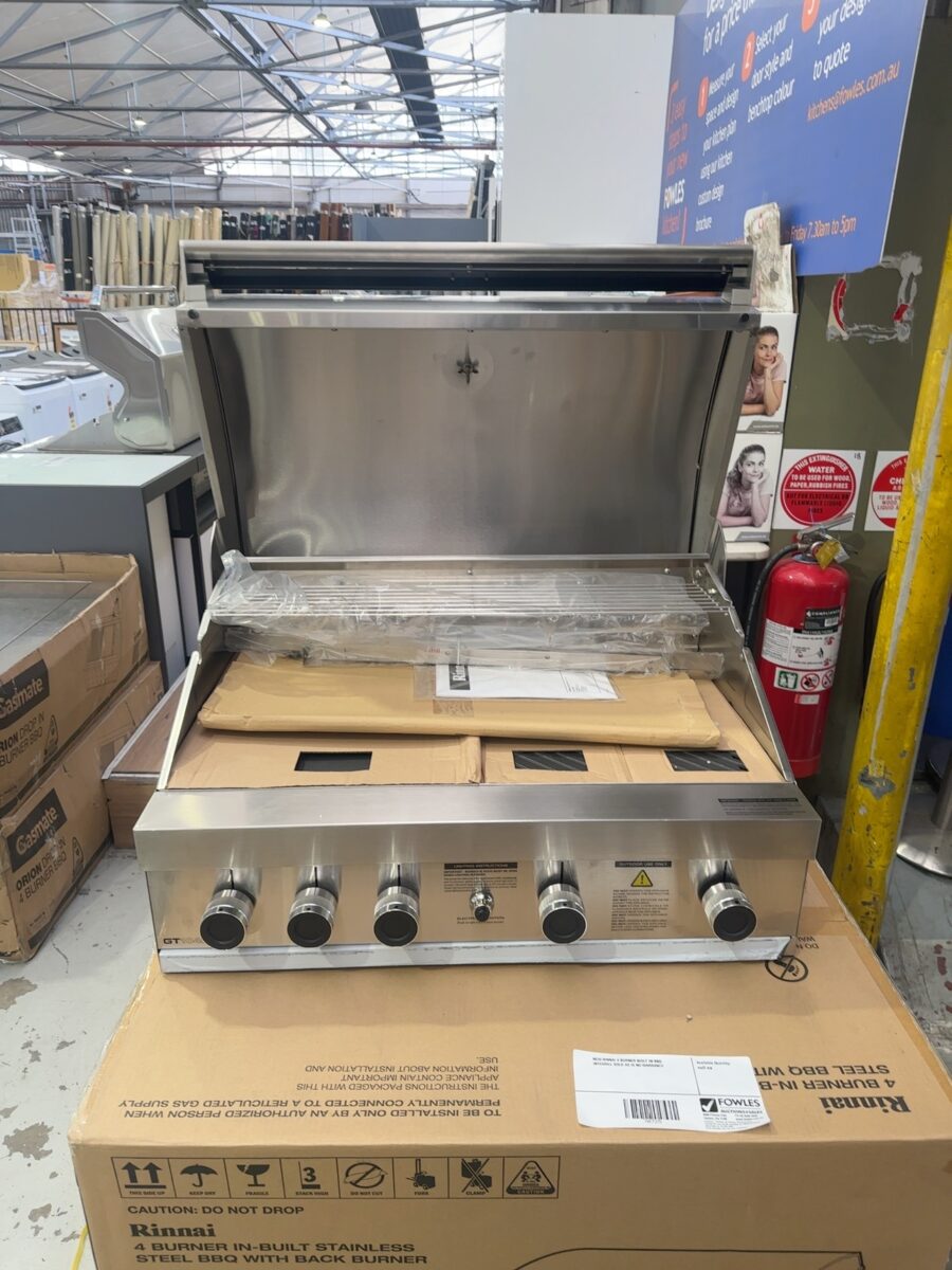 NEW RINNAI 4 BURNER BUILT IN BBQ INTEGRILL SOLD AS IS NO WARRANTY