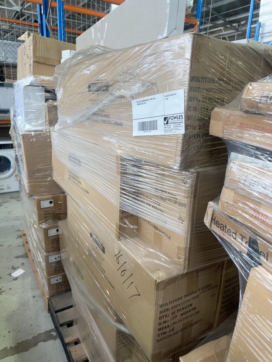 PALLET OF 800MM DOUBLE TOWEL RAIL CHROME SOLD AS IS