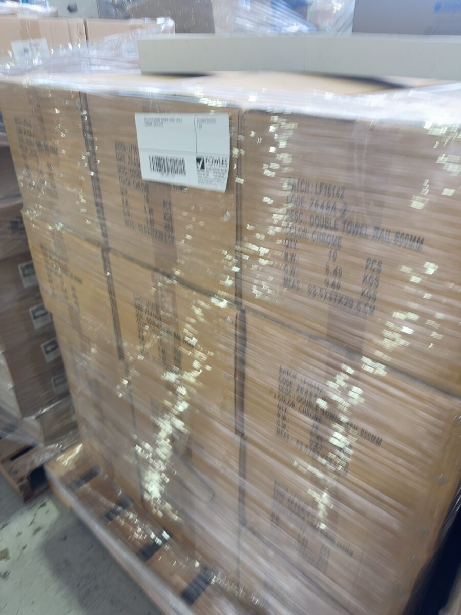 PALLET OF 800MM DOUBLE TOWEL RAILS CHROME, SOLD AS IS