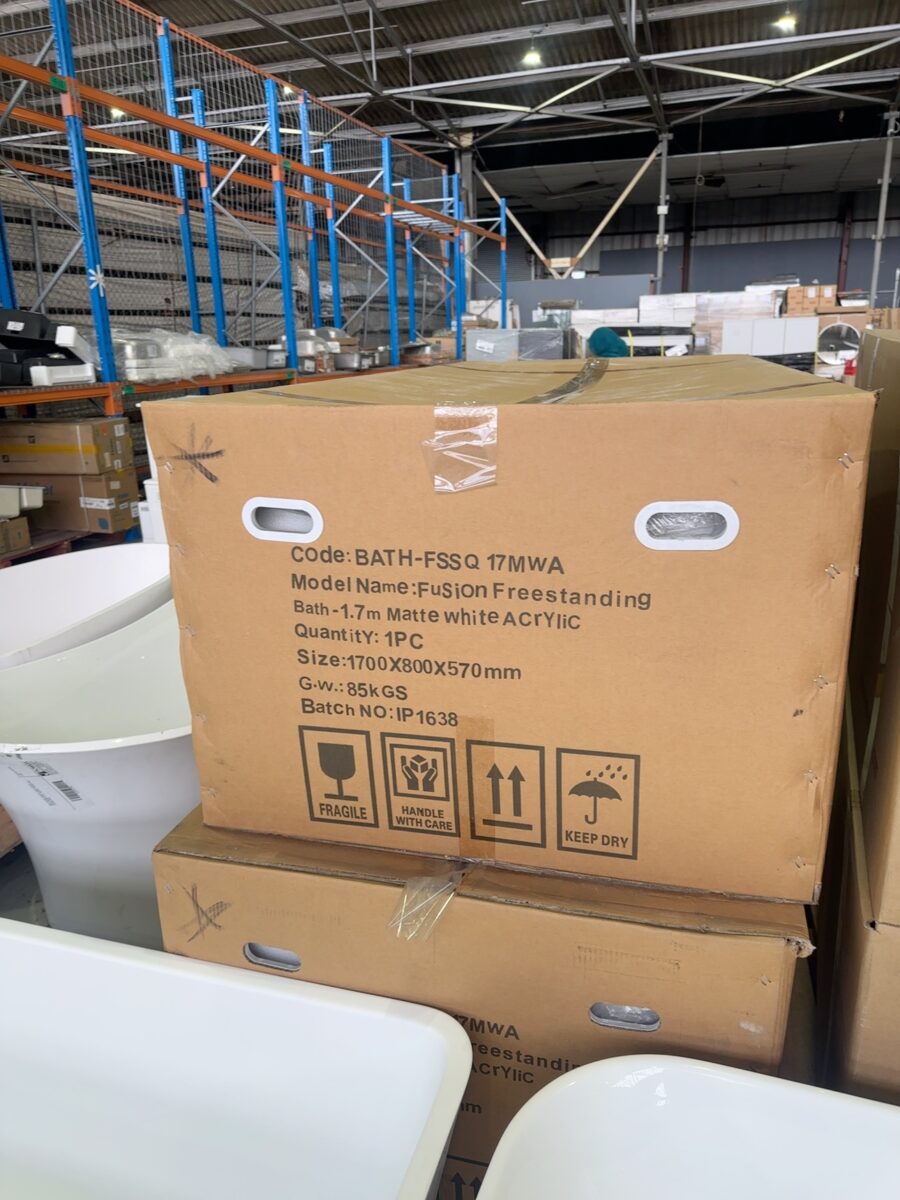 NEW 1700MM FUSION FREESTANDING ACRYLIC BATH MATTE WHITE, SOLD AS IS