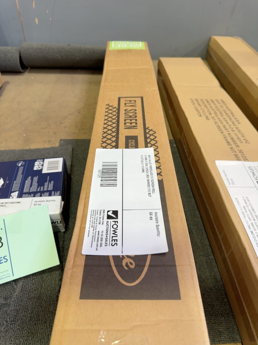 NEW VALUE FIBREGLASS FLYSCREEN ROLL 810MM X 50M, 529634 (BOX MARKED 910 BUT IS ACTUALLY 810MM)