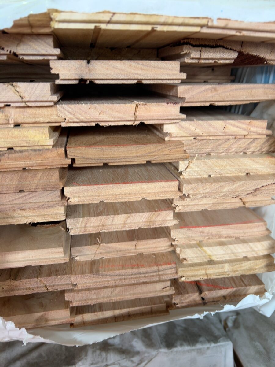 85X14 BLACKBUTT COVER GRADE OVERLAY FLOORING