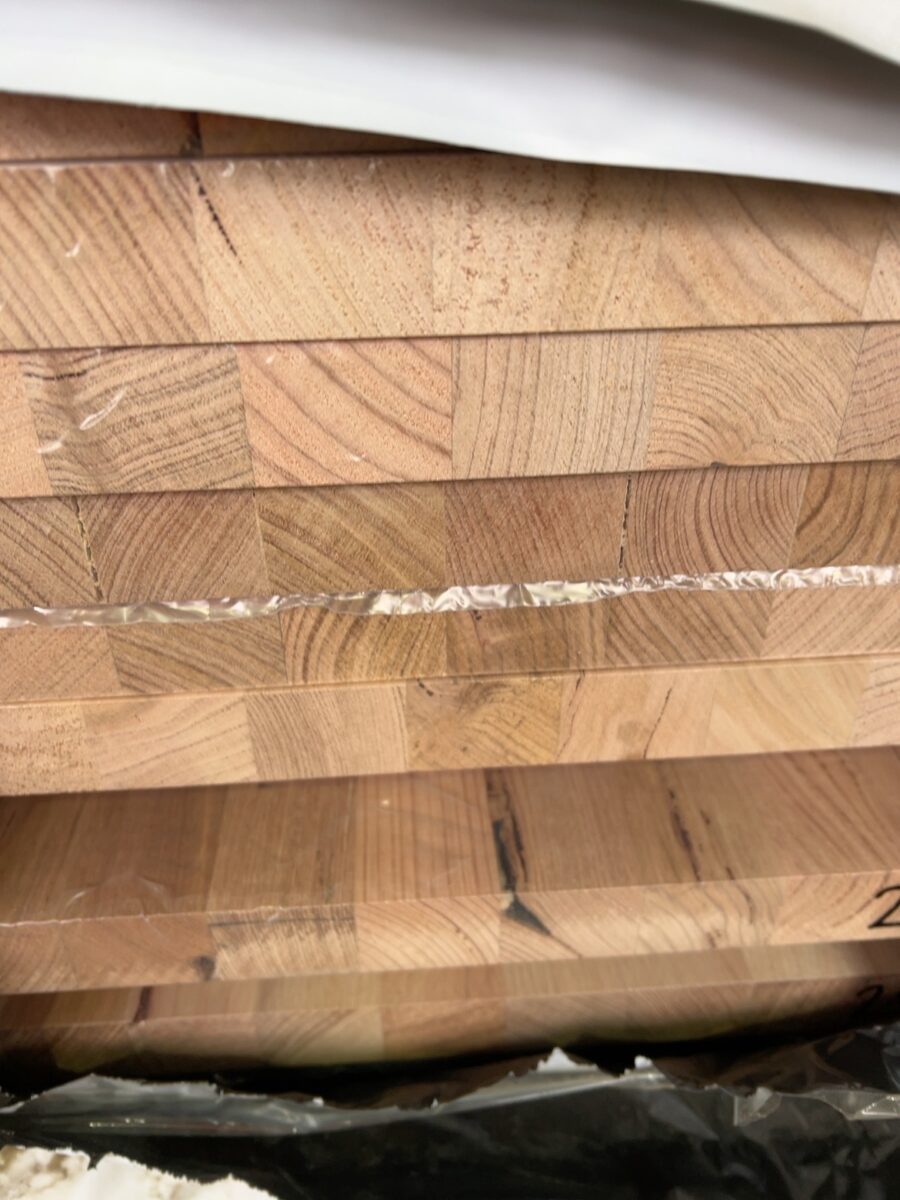 900X33 TAS OAK LAM KD HARDWOOD-10/2.4