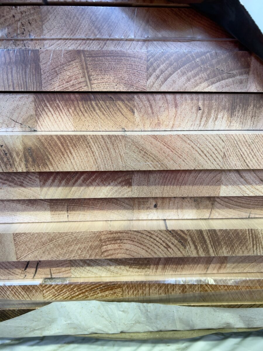 600X33 TAS OAK LAM KD HARDWOOD BENCHTOPS- 12/2.4