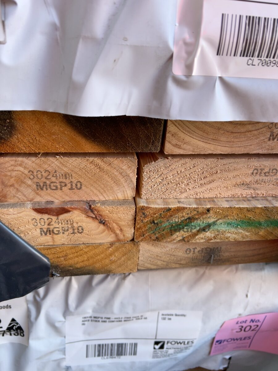 190X45 MGP10 PINE-28/3.0 (THIS PACK IS AGED STOCK AND CONTAINS MOULD. SOLD AS IS)