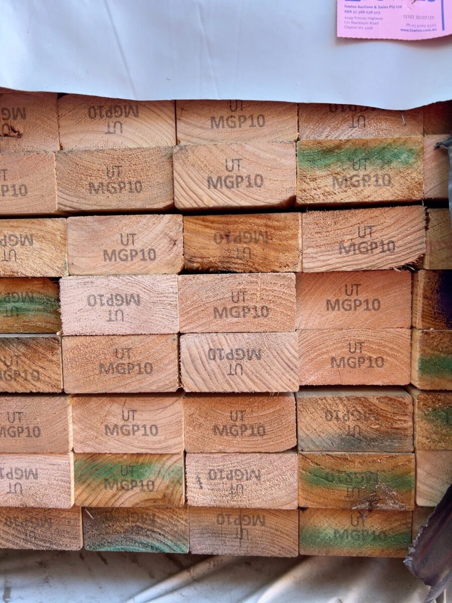 90X45 MGP10 PINE-111/2.4 (THIS PACK IS AGED STOCK AND CONTAINS MOULD. SOLD AS IS)