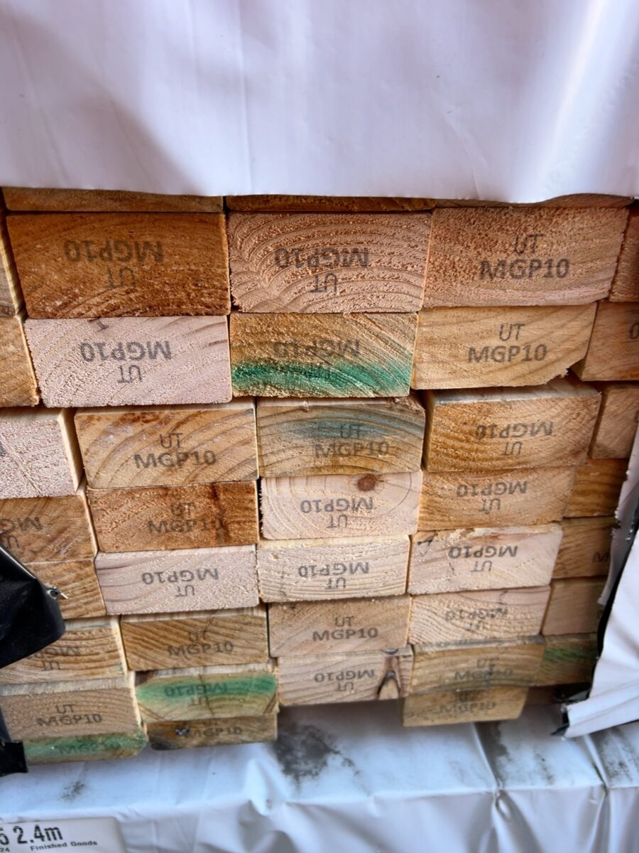 90X45 MGP10 PINE-112/2.4 (THIS PACK IS AGED STOCK AND CONTAINS MOULD. SOLD AS IS)