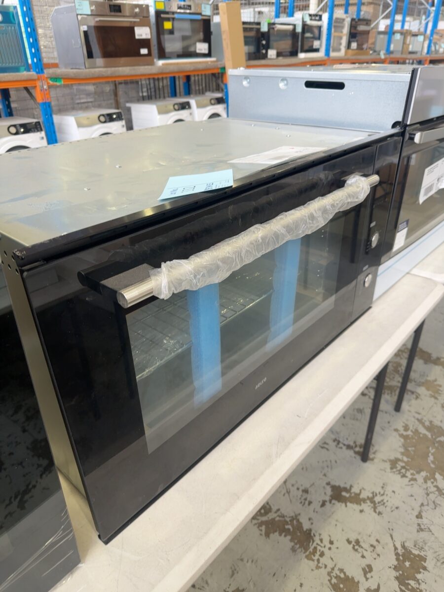 EX DISPLAY EURO EO900LSX 900MM ELECTRIC OVEN, SOLD AS IS **SMALL DENT**