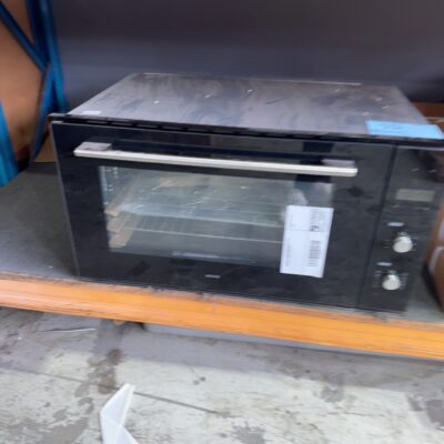EX DISPLAY EURO 900MM ELECTRIC OVEN EO900LSX 3 MONTH WARRANTY