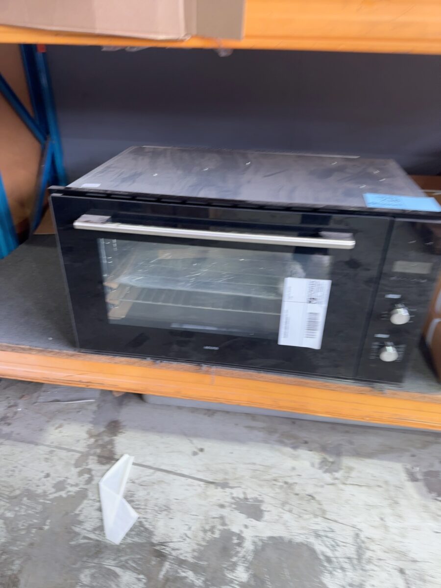 EX DISPLAY EURO 900MM ELECTRIC OVEN EO900LSX 3 MONTH WARRANTY