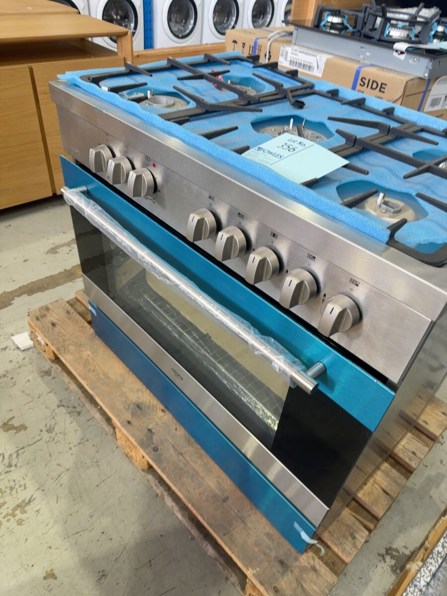 EX DISPLAY EV90DFSX 900MM FREESTANDING OVEN, DUAL FUEL WITH 3 MONTH WARRANTY *MISALIGNED DOOR, SOLD AS IS*
