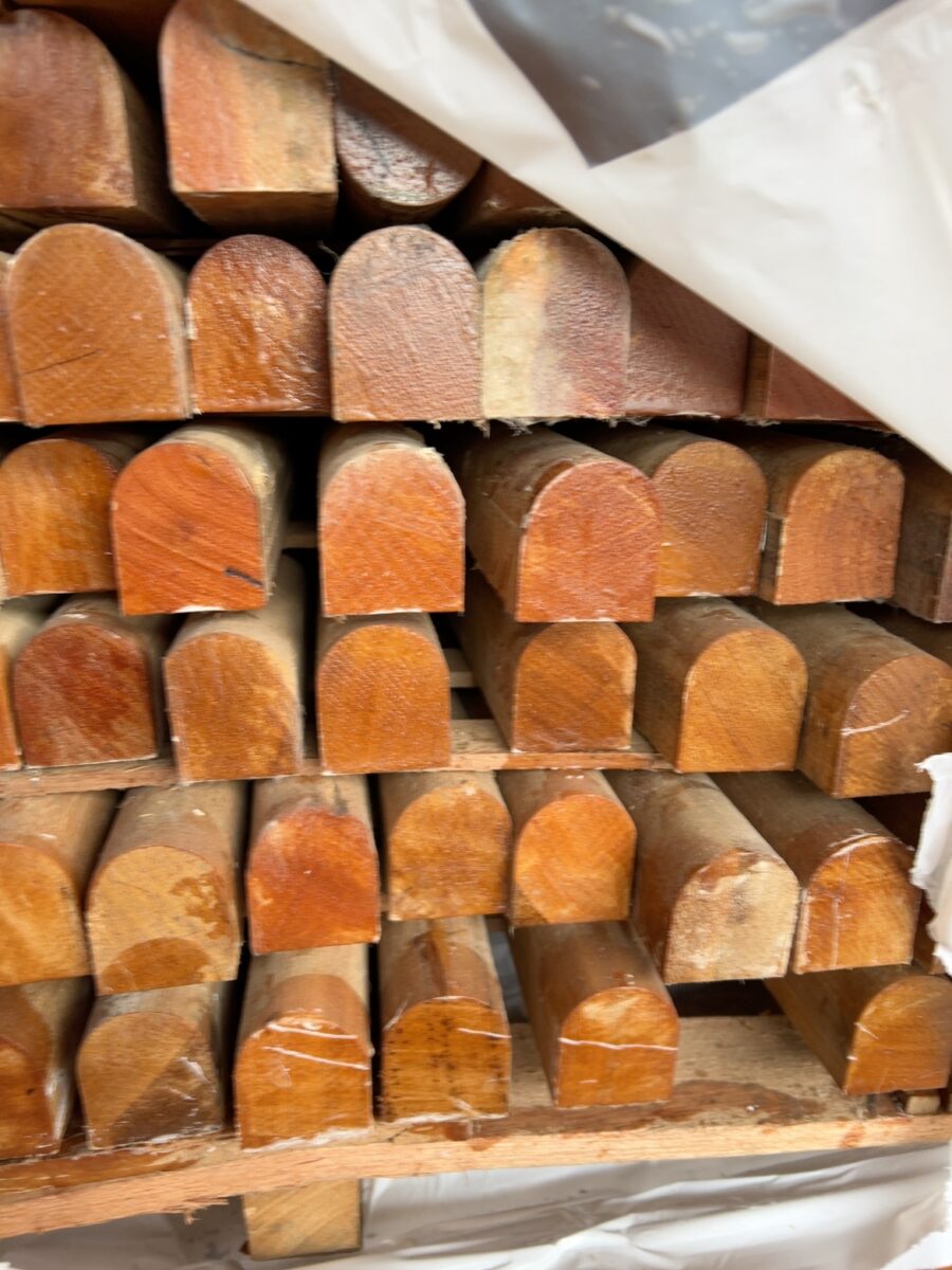 35X42 SOLID BANGKIRAI KD BATTENS WITH ROUNDED TOP-175/1.8