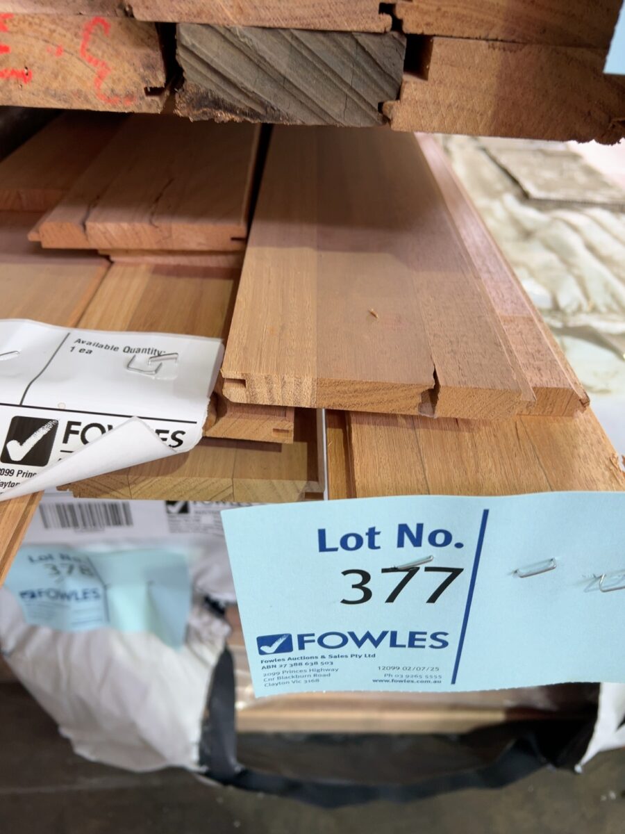 SMALL BUNDLE OF HARDWOOD LINING BOARDS