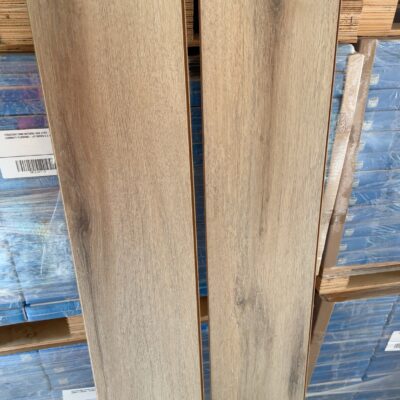 2200X239X12MM NATURAL OAK (1703-1) LAMINATE FLOORING- (48 BOXES X 2.1 M2)