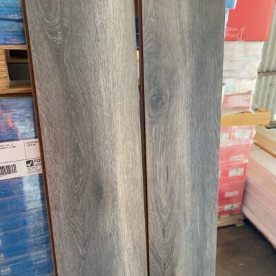 2200X239X12MM MIDNIGHT OAK (30144-5) LAMINATE FLOORING- (12 BOXES X 2.1 M2)