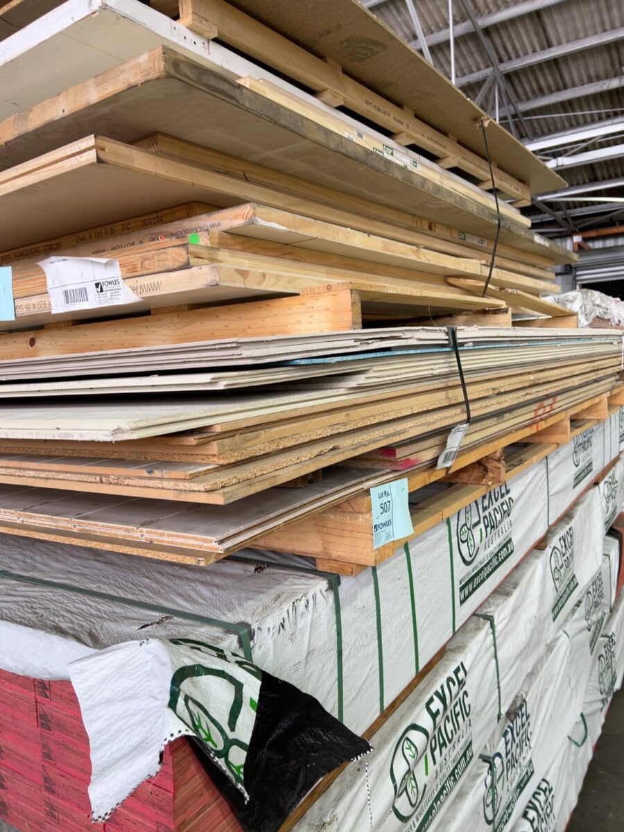 PACK OF ASST'D CEMENT SHEETS, PARTICLEBOARD, CLADDING SHEETS ETC