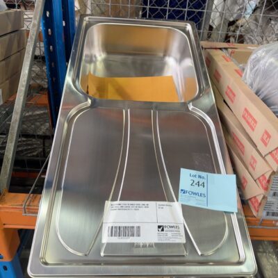 NEW FRANKE ZTX611B SINGLE BOWL SINK, NO TAP HOLE, SINK CAN BE LEFT OR RIGHT, WITH FRANKE WASTES 662/427 X 1 EACH