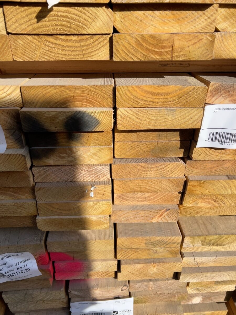 190X45 T3 GREEN MGP10 TREATED PINE- 32/2.4