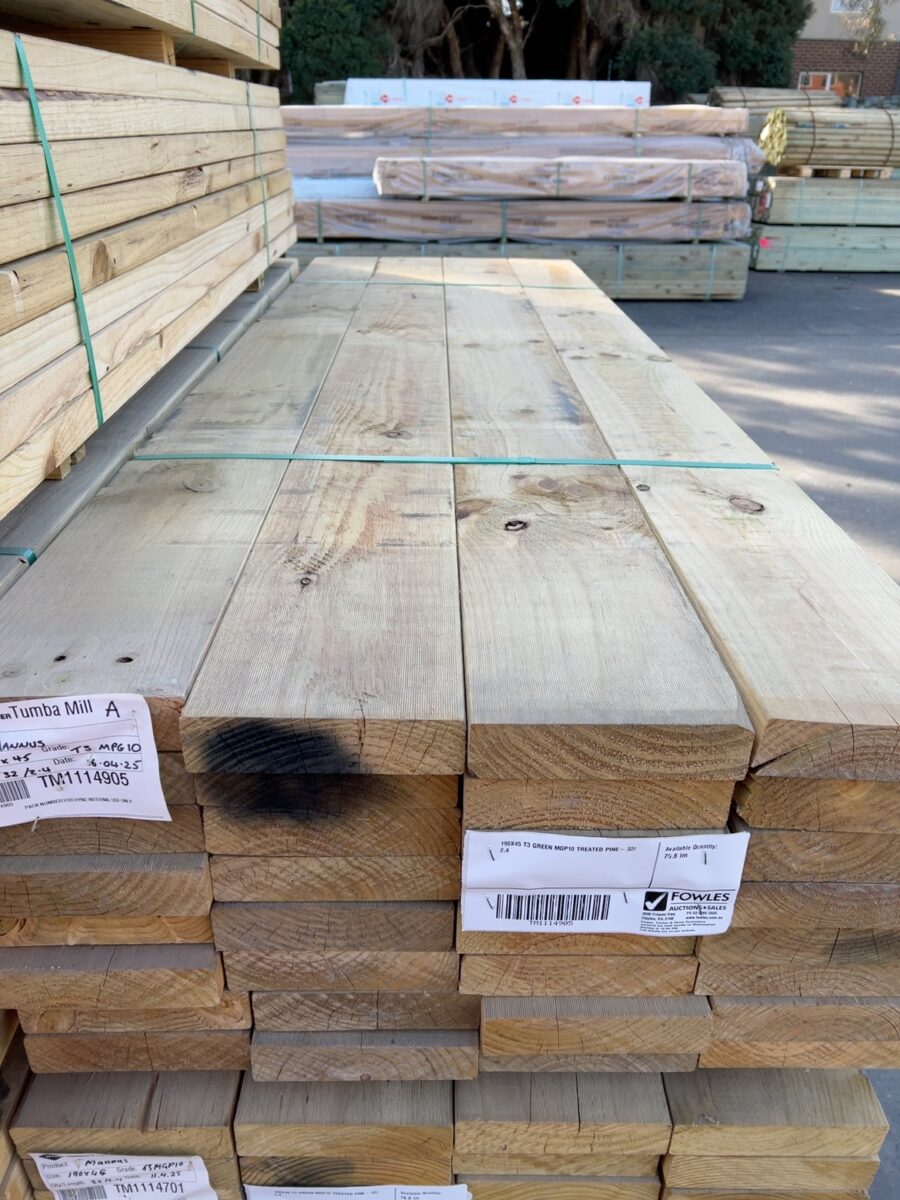 190X45 T3 GREEN MGP10 TREATED PINE- 32/2.4