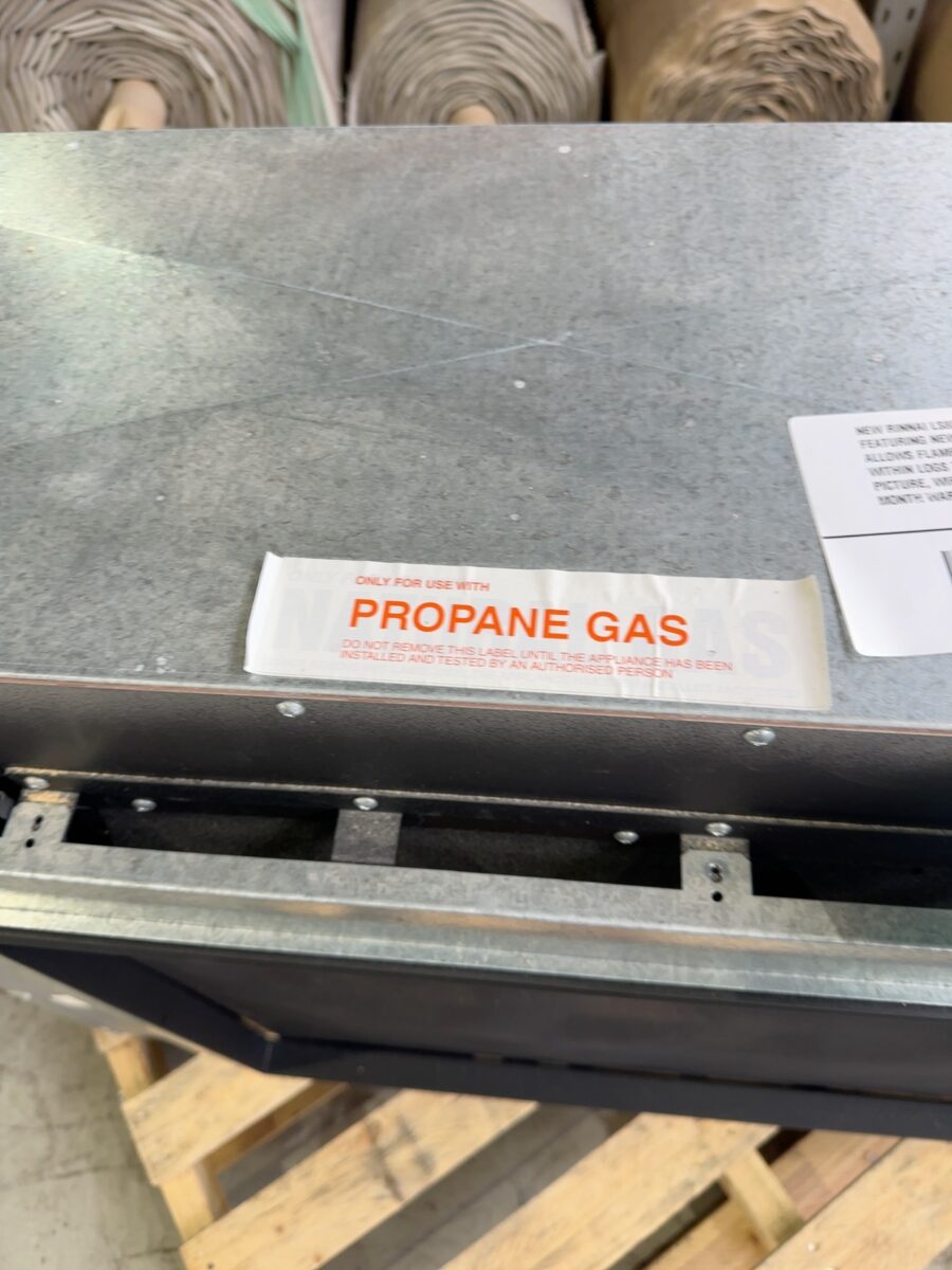 NEW RINNAI LS800 800MM LOG **PROPANE** GAS FIRE, FEATURING NEW FLAMETECH TECHNOLOGY, ALLOWS FLAMES TO EMERGE DIRECTLY FROM WITHIN LOGS TO ACHIEVE PERFECT FLAME PICTURE, WIFI CONTROL RRP$13,253 WITH 12 MONTH WARRANTY