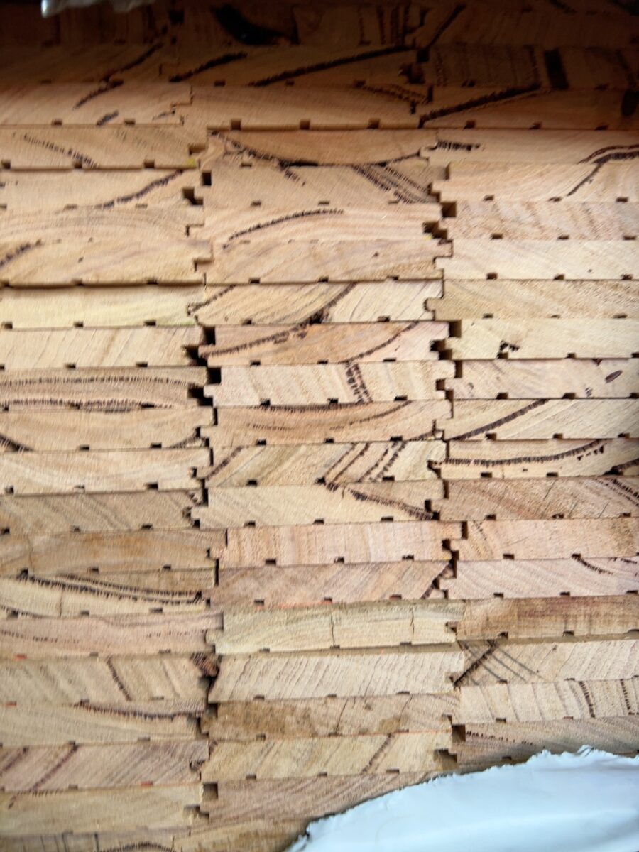 85X14 WORMY CHESTNUT GUMVEIN GRADE OVERLAY FLOORING