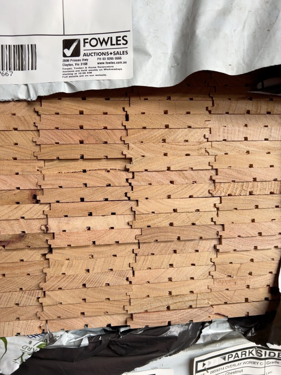 85X14 AUSTRALIAN CHESTNUT SELECT GRADE OVERLAY FLOORING- (THIS PACK HAS FORKLIFT DAMAGE ON THE FRONT)