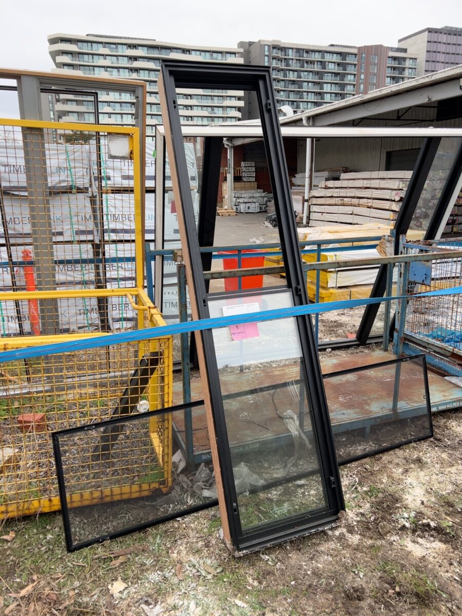 2400X590 DOUBLE HUNG ALUMINIUM WINDOW WITH FLYSCREEN