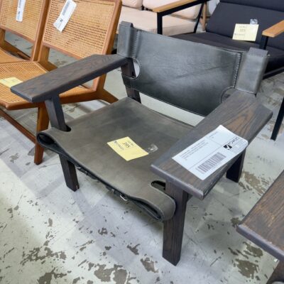 EX STAGING HIRE - REPLICA SPANISH SADDLE CHAIR BY BORGE MOGENSEN, OLIVE GREEN LEATHER, WALNUT COLOUR TIMBER, SOLD AS IS