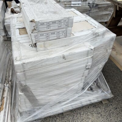 PALLET OF ICE WHITE TILES 600MM X 300MM