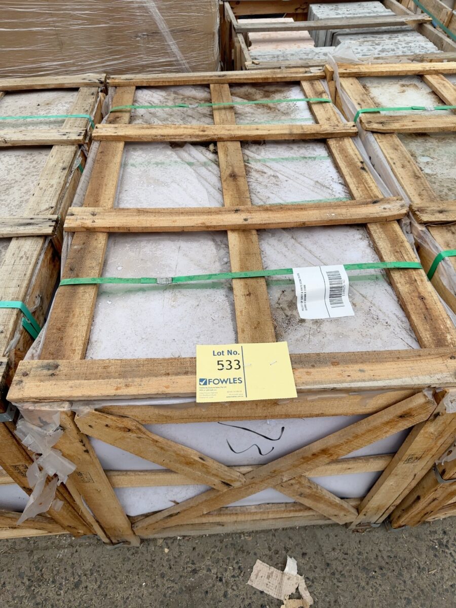 PALLET OF GREY & WHITE STONE PAVERS 600MM X 600MM X 20MM