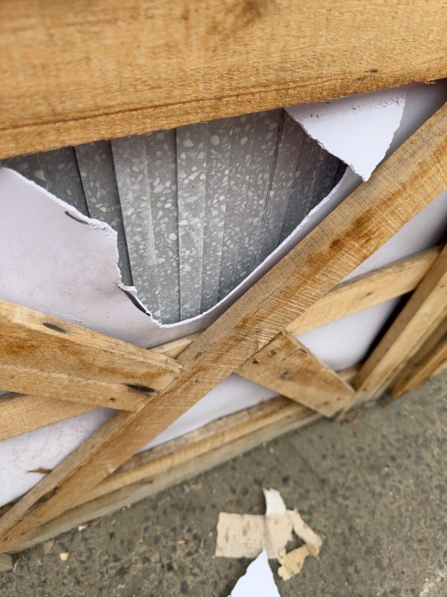 PALLET OF GREY & WHITE STONE PAVERS 600MM X 600MM X 20MM