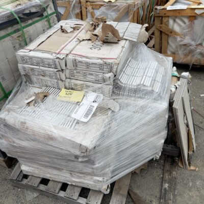 MIXED PALLET OF 300MM X 600MM WHITE TILES AND KIT KAT WHITE MOSAIC TILES
