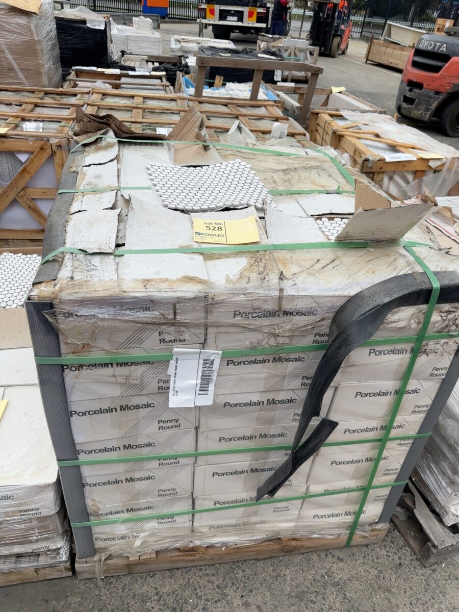 PALLET OF WHITE PENNY ROUND MOSAIC TILES