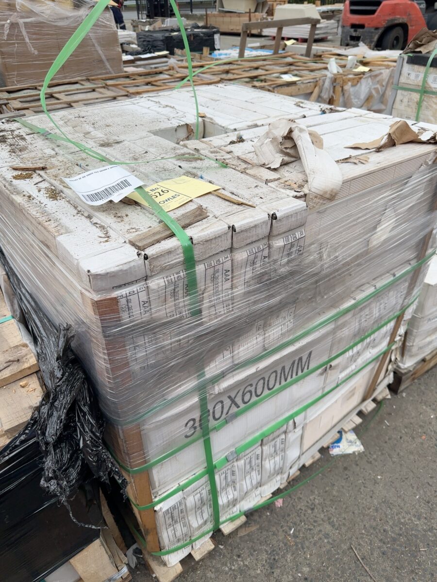 PALLET OF ICE WHITE TILE 600MM X 300MM