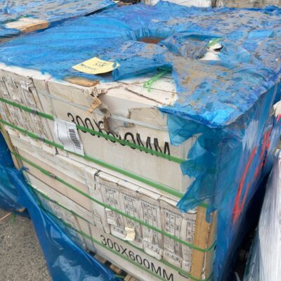 PALLET OF ICE WHITE TILE 600MM X 300MM