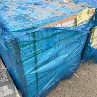 PALLET OF ICE WHITE TILE 600MM X 300MM