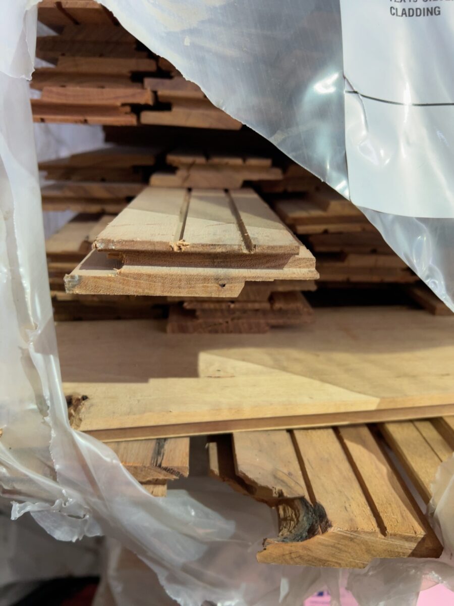 72X19 SILVERTOP ASH SHIPLAP UTILITY GRADE CLADDING