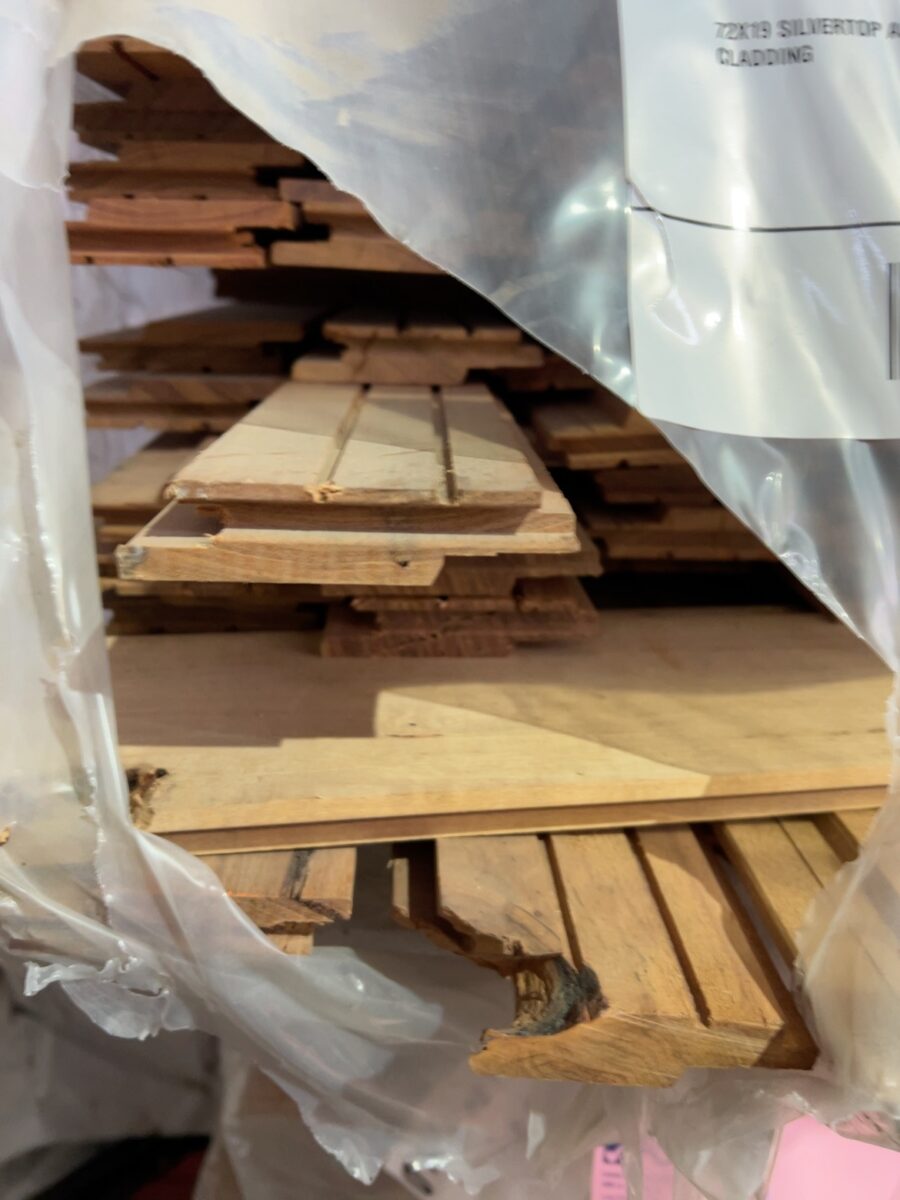 72X19 SILVERTOP ASH SHIPLAP UTILITY GRADE CLADDING