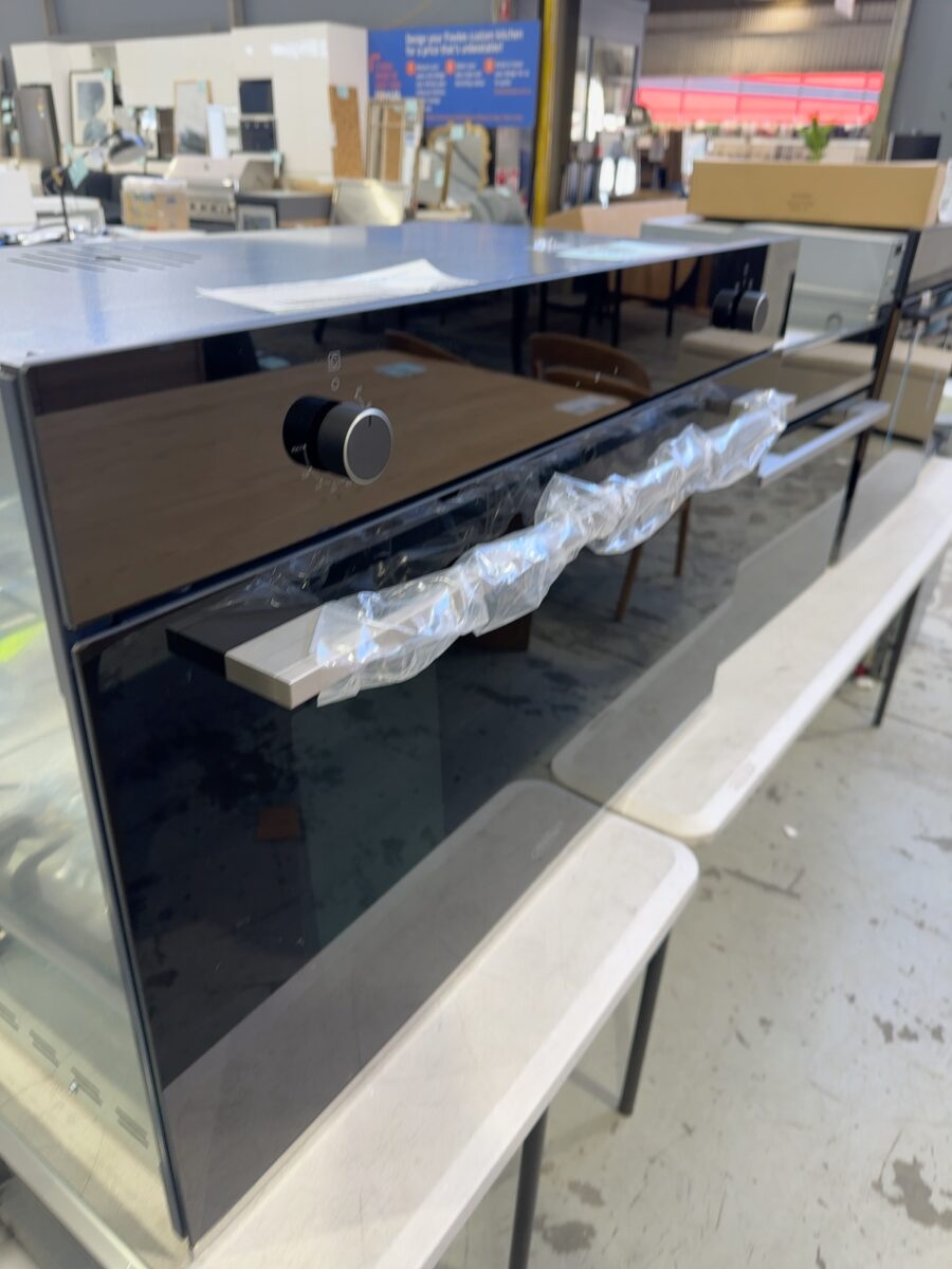 NEW BELLING 900MM ELECTRIC OVEN BDO9608BIC SOLD AS IS NO WARRANTY