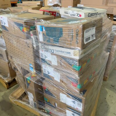 PALLET OF ASSORTED TOILET BASES, CAROMA, KDK, SEIMA ETC, SOME SEATS AND INC WALL CISTERN BUTTONS, SOLD AS IS