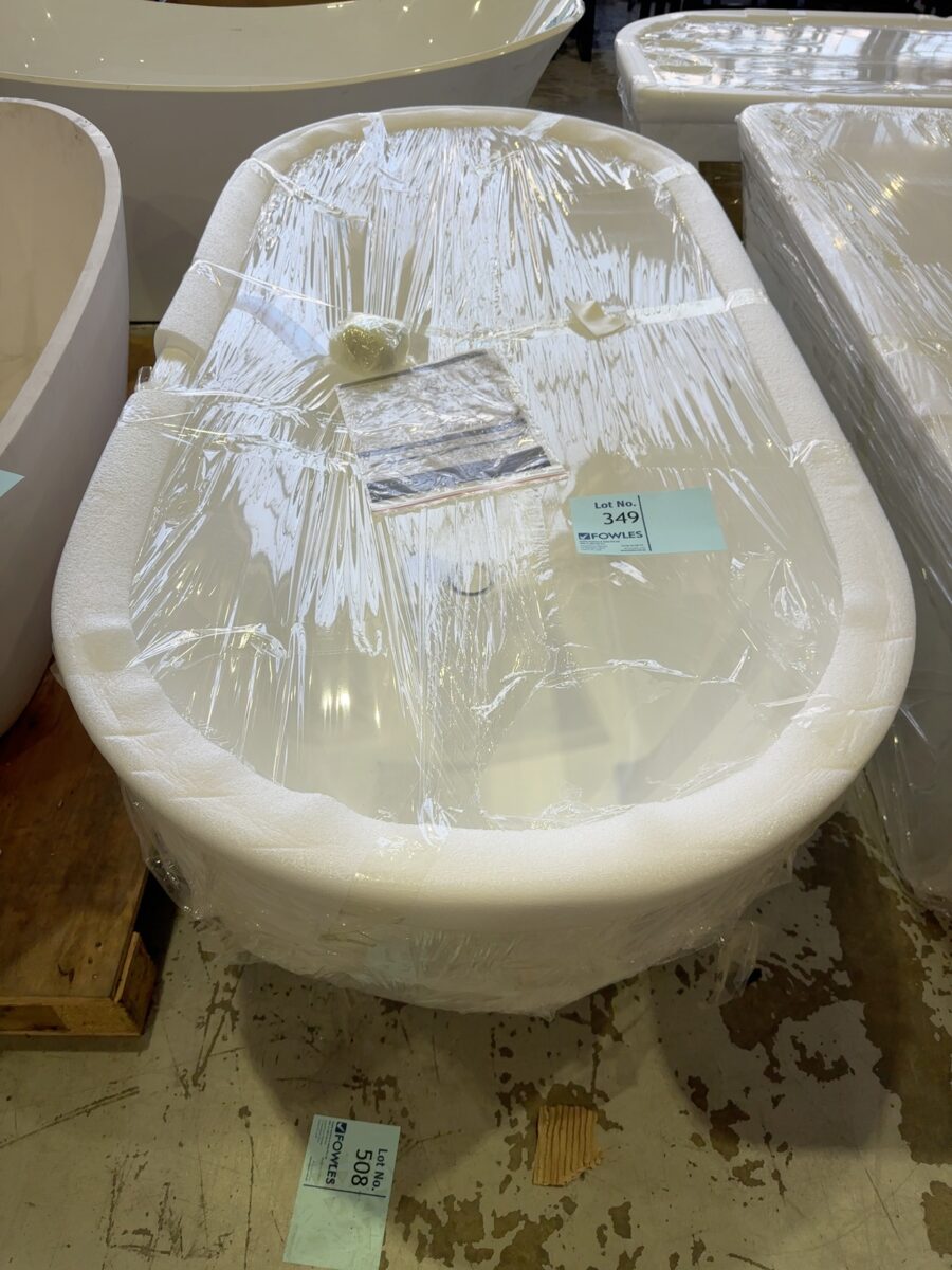 NEW DECINA BACK TO WALL 1700MM FREESTANDING BATH