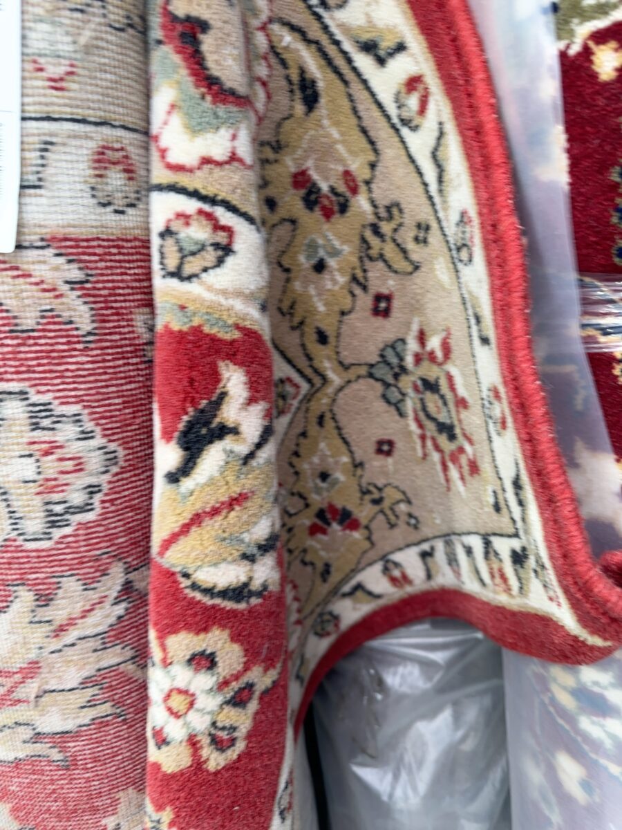 EX DISPLAY RUG 160CM X 230CM