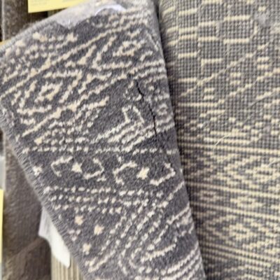 EX DISPLAY RUG 160CM X 230CM