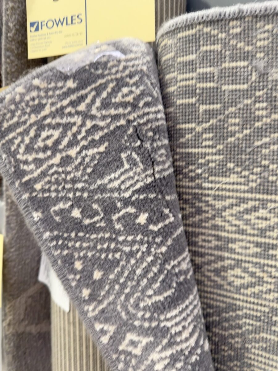 EX DISPLAY RUG 160CM X 230CM