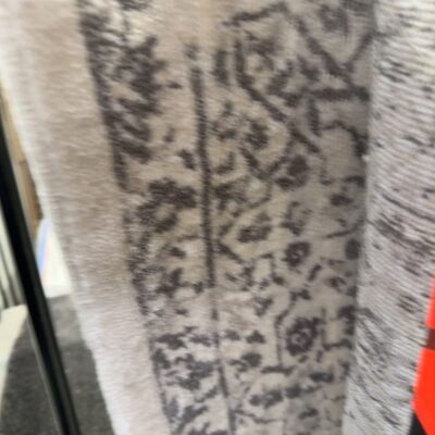 EX DISPLAY RUG 160CM X 230CM