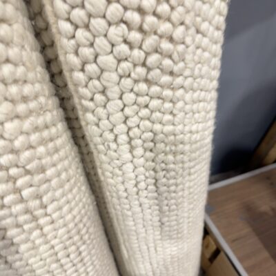 EX DISPLAY IVORY WOOL LOOP RUG 200CM X 290CM, HAND WOVEN RRP99