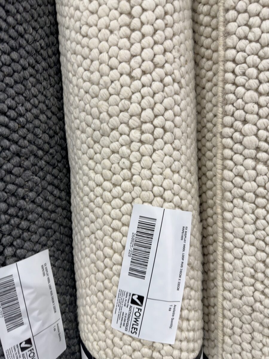 EX DISPLAY WOOL LOOP RUG 240CM X 330CM RRP$1999