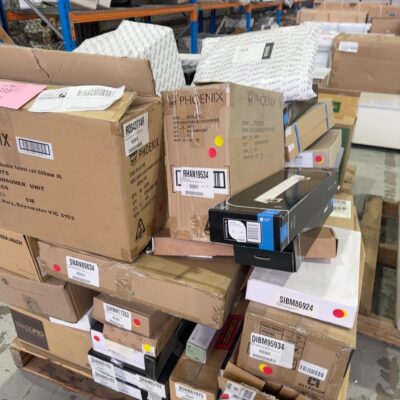 PALLET WITH ASSORTED DESIGNER TAPWARE AND ASSORTED BATHROOM ACCESSORIES, SOLD AS IS
