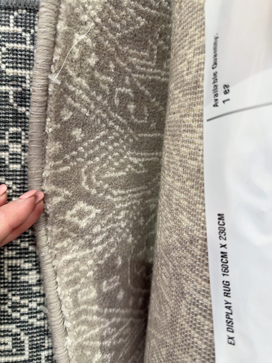 EX DISPLAY RUG 160CM X 230CM